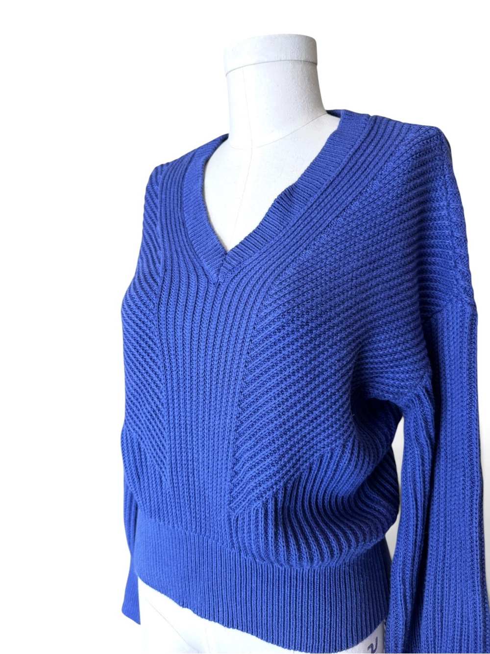 Ann Taylor Royal Blue Purple Shaker Stitch V-Neck Knit Sweater